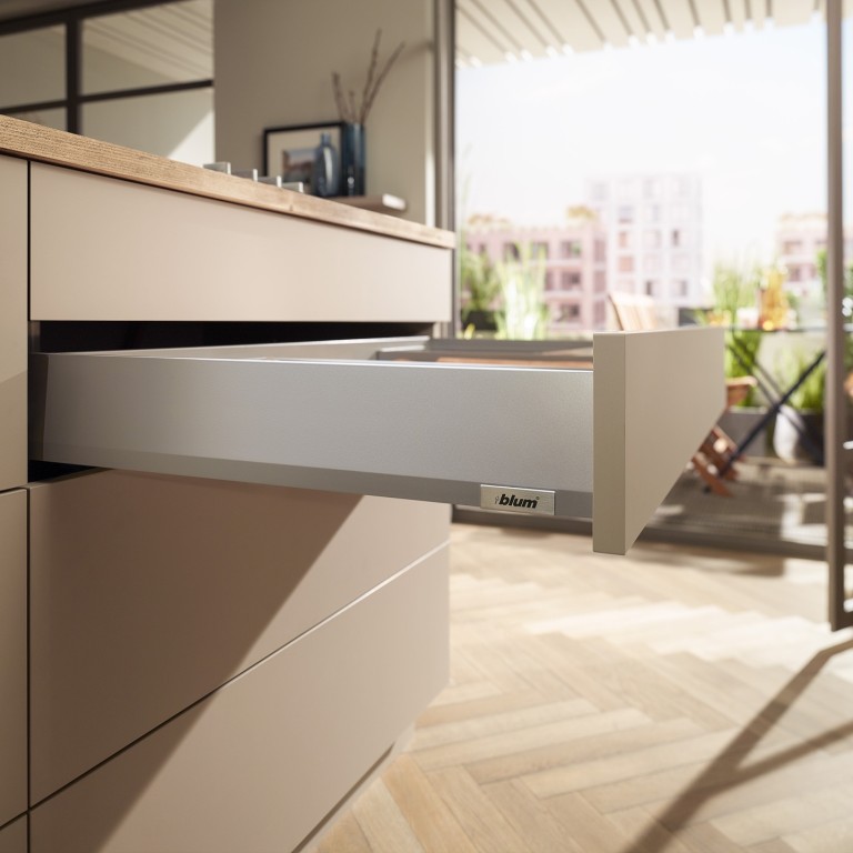 MERIVOBOX FRONT KIHÚZÁSÚ 91mm MAGAS KÁVÁVAL